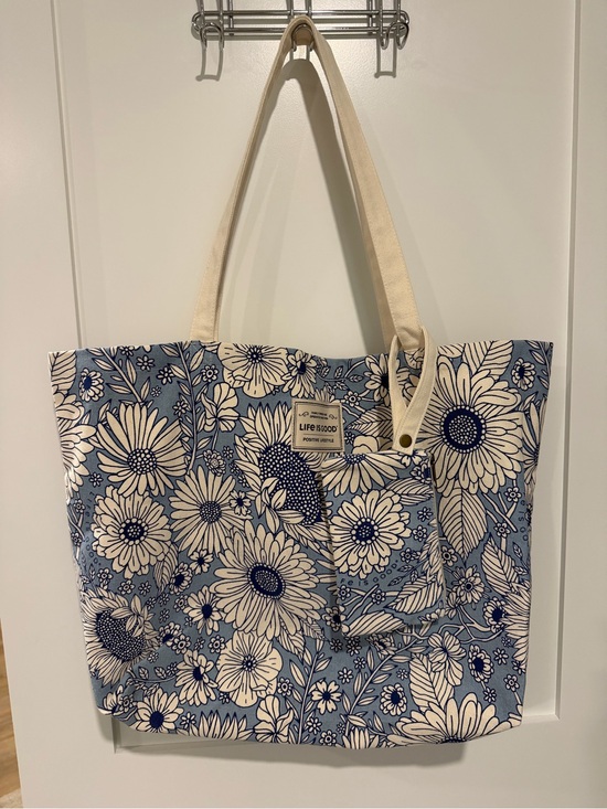 Life Is Good Handbags - LIFE IS GOOD Blue Floral Canvas Tote Bag with matching wristlet